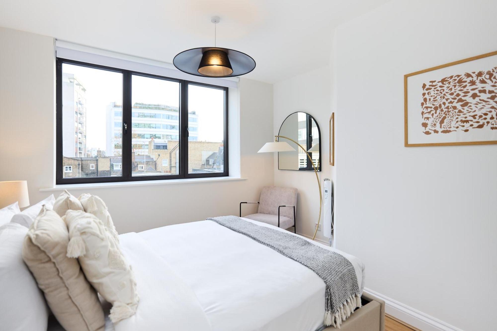The Goodge Street Place - Bright 2bdr Flat London