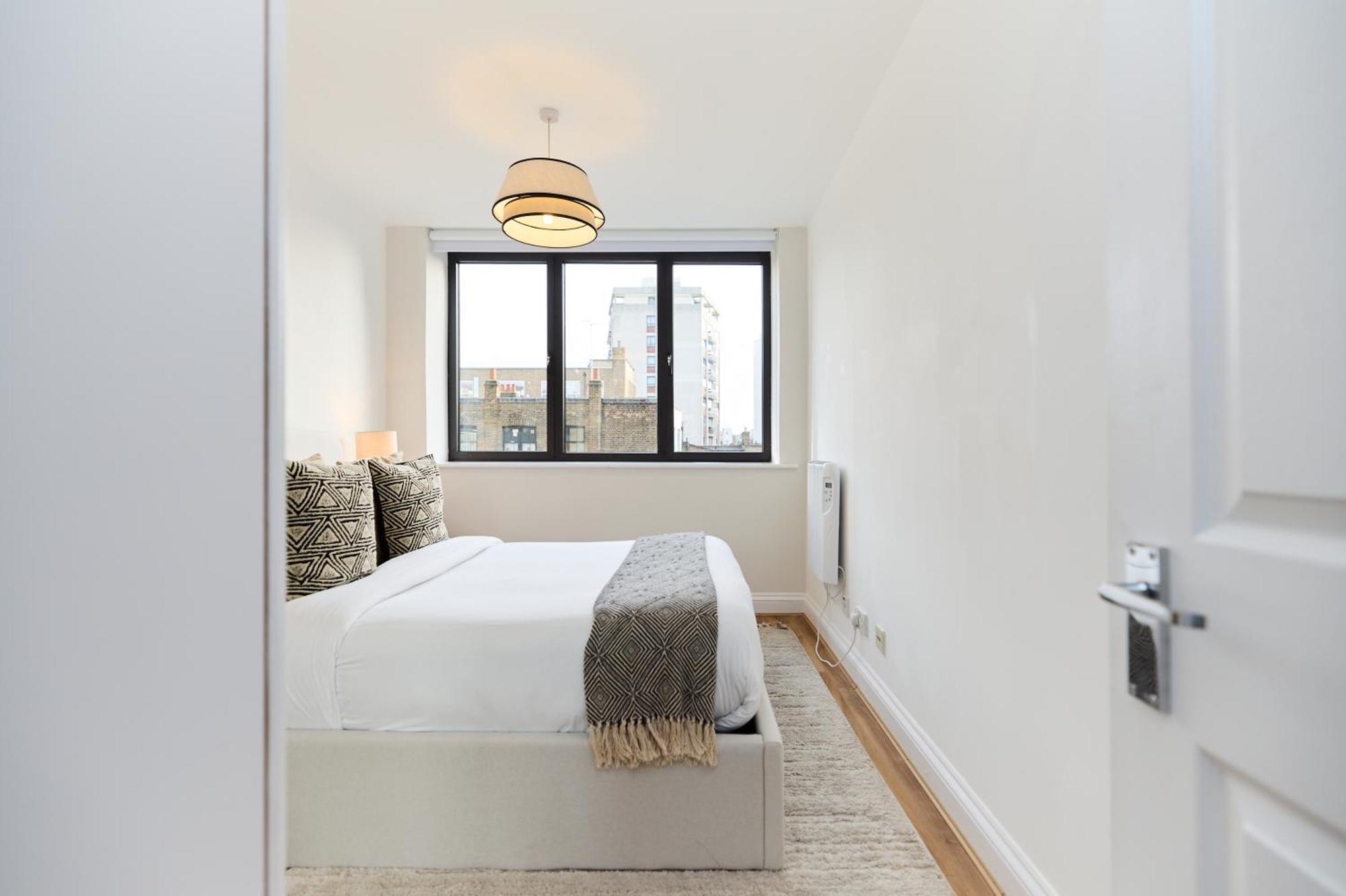 The Goodge Street Place - Bright 2bdr Flat * London