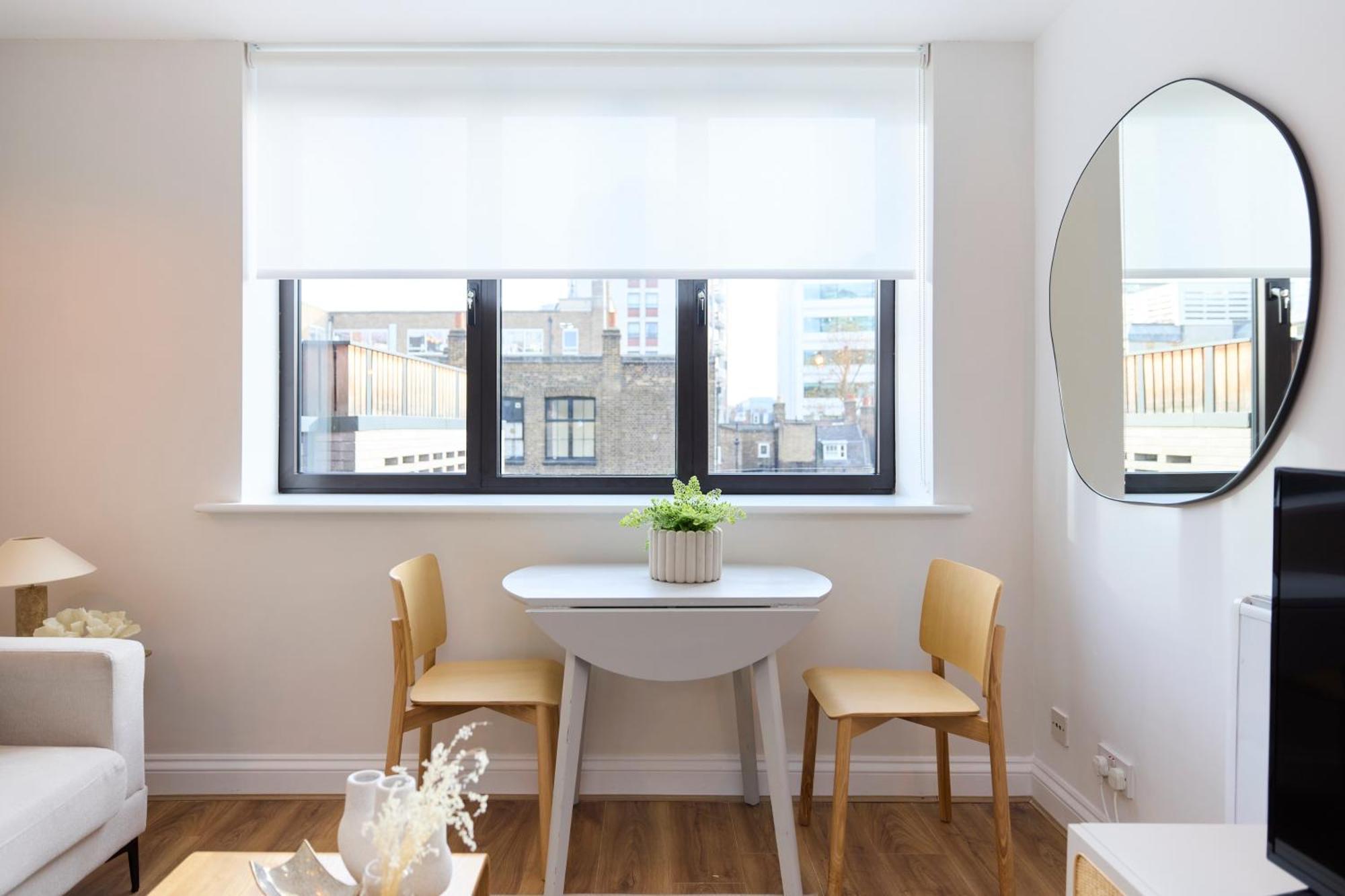The Goodge Street Place - Bright 2bdr Flat